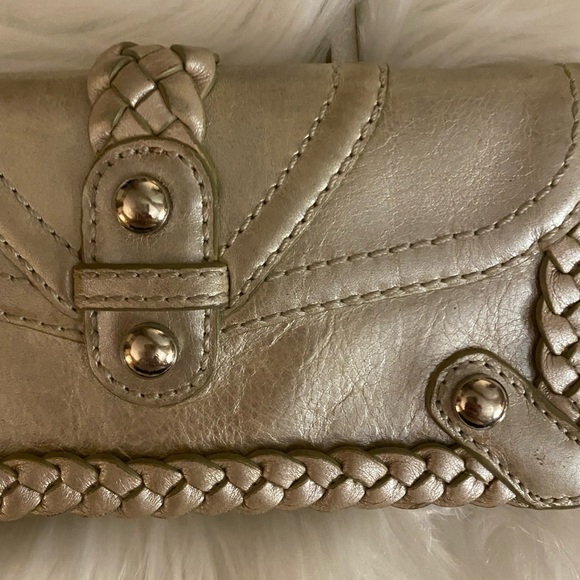 Isabella Fiore Wallet - Picture 2 of 6